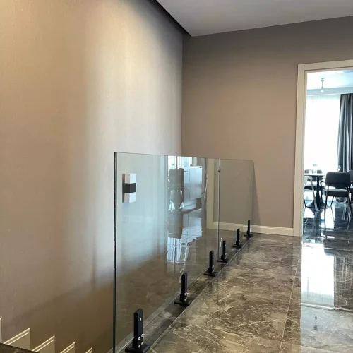 ayaklmodel-cam-korkuluk-siyah