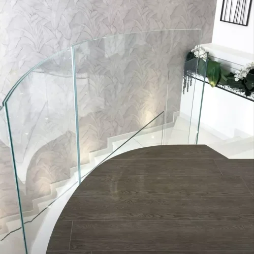 bombe-merdiven-cam-korkuluk