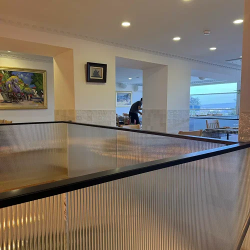 cam-korkuluk-dekoratif