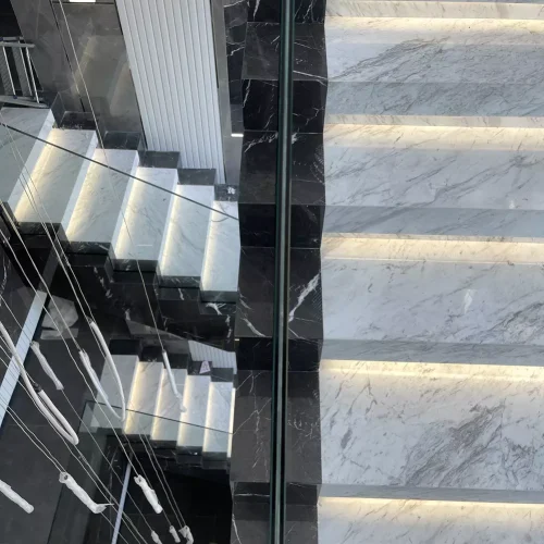 merdiven-aras-cam-korkuluk