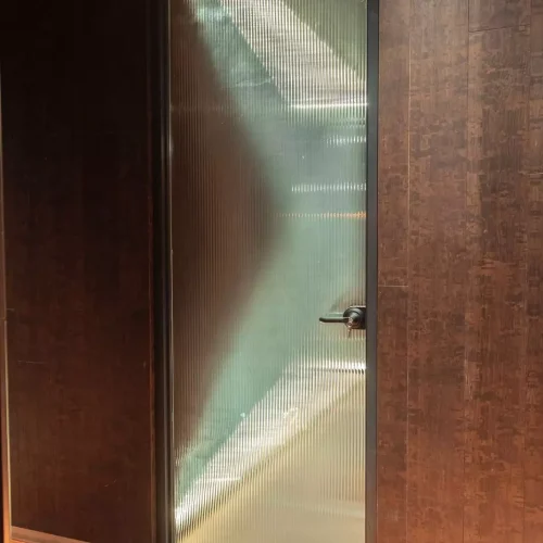 nervurlu-ofis-cam-kap