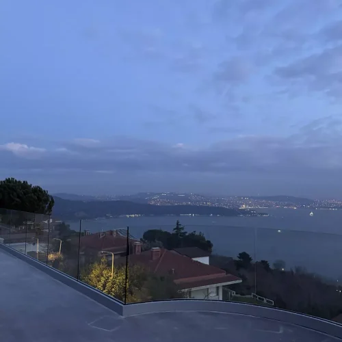 villa-cam-korkuluk-saryer